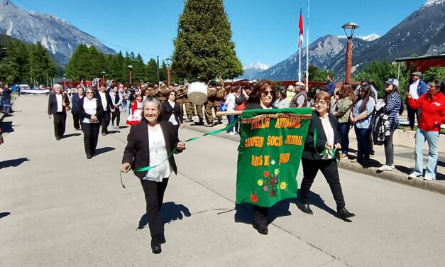 Villa Mañihuales celebró con emoción y orgullo su 63° aniversario con tradicional desfile cívico