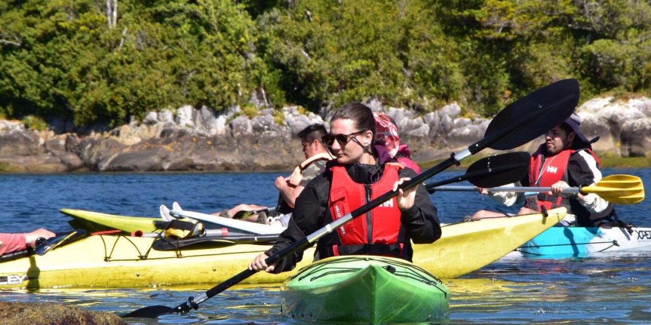 Kayak en el fin del río: una travesía inolvidable en Raúl Marín Balmaceda