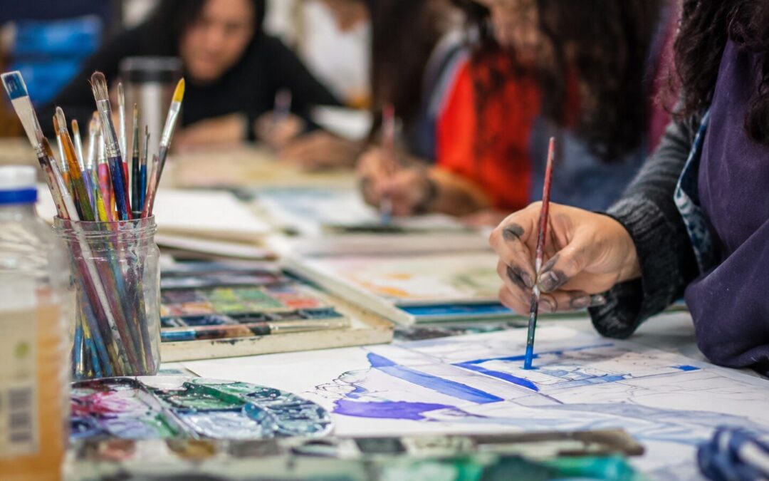 Abren postulaciones a becas para diplomado que busca fortalecer la educación artística